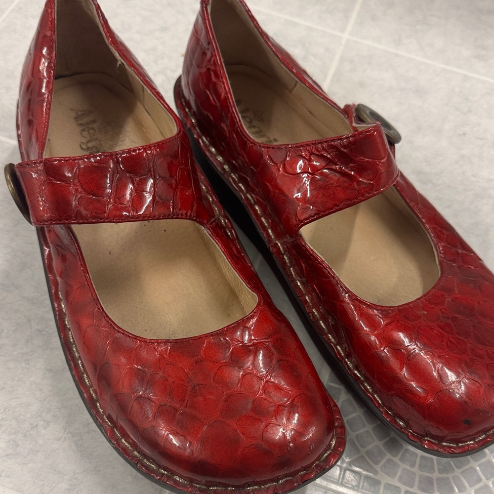Alegria Glossy Red Croc-Embossed Flats